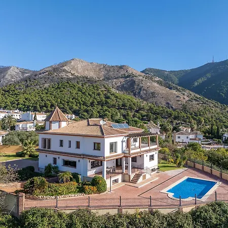 Piscina Privada, Vistas Al Mar Y Montana *